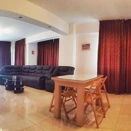 C&y Mamaia